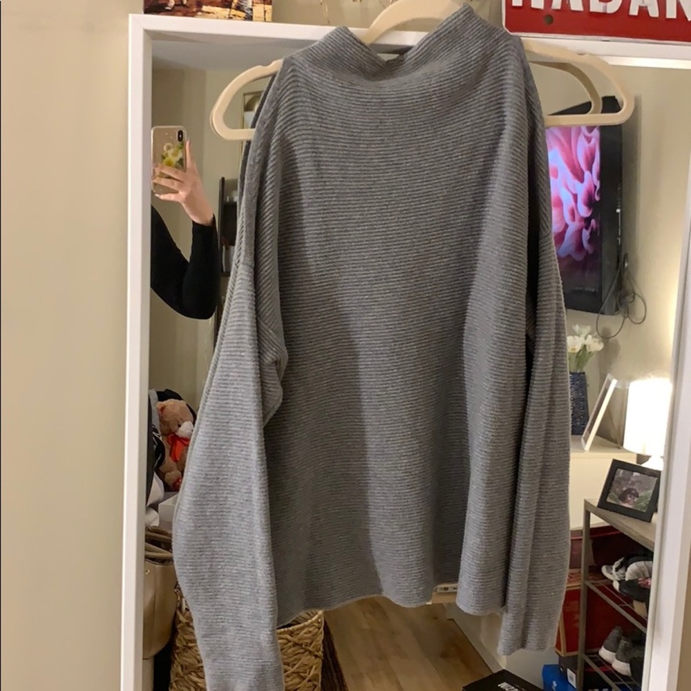 Peep hole shoulder sweater